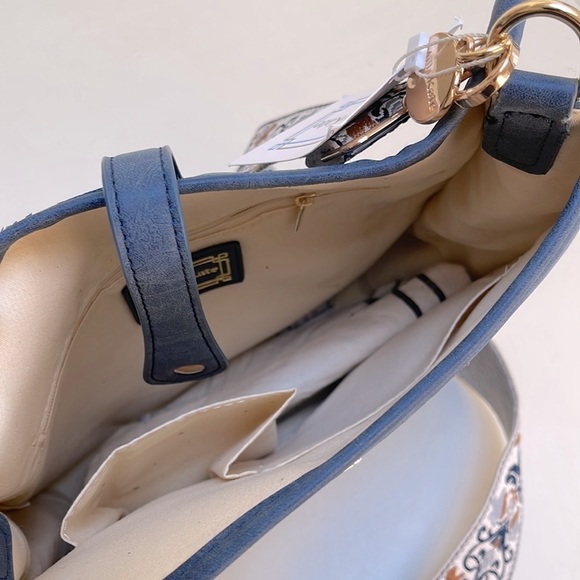 🆕 MILLY KATE Crossbody Bag with Detachable Strap - Picture 4 of 8